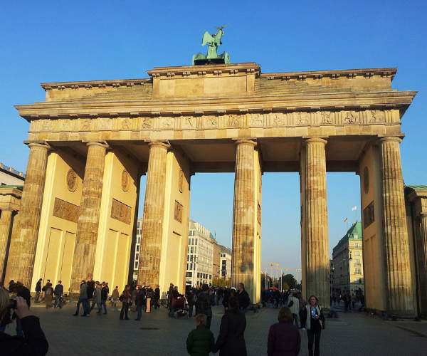 chauffeur services en berlin, brandengurg gate picture