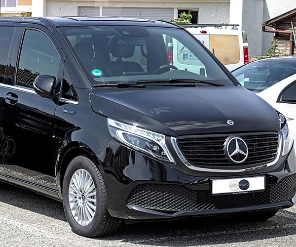 Minivan chauffeur services in dubai